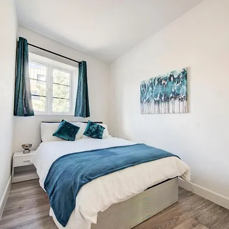 2 Bedroom Apartment With Large Rooms And Wi-Fi Лондон Экстерьер фото