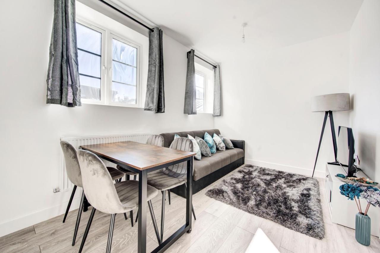 Апартаменты 2 Bedroom With Large And Wi-fi
